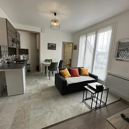 Spacious Flat Close To The Railway Station Troyes Extérieur photo