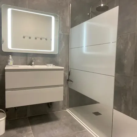 Spacious Flat Close To The Railway Station Troyes Chambre photo