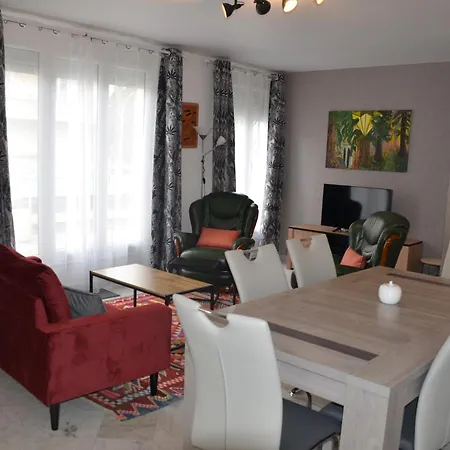Spacious Flat Close To The Railway Station Troyes Chambre photo