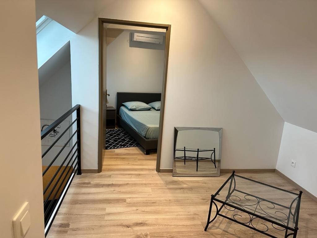 Spacious Flat Close To The Railway Station