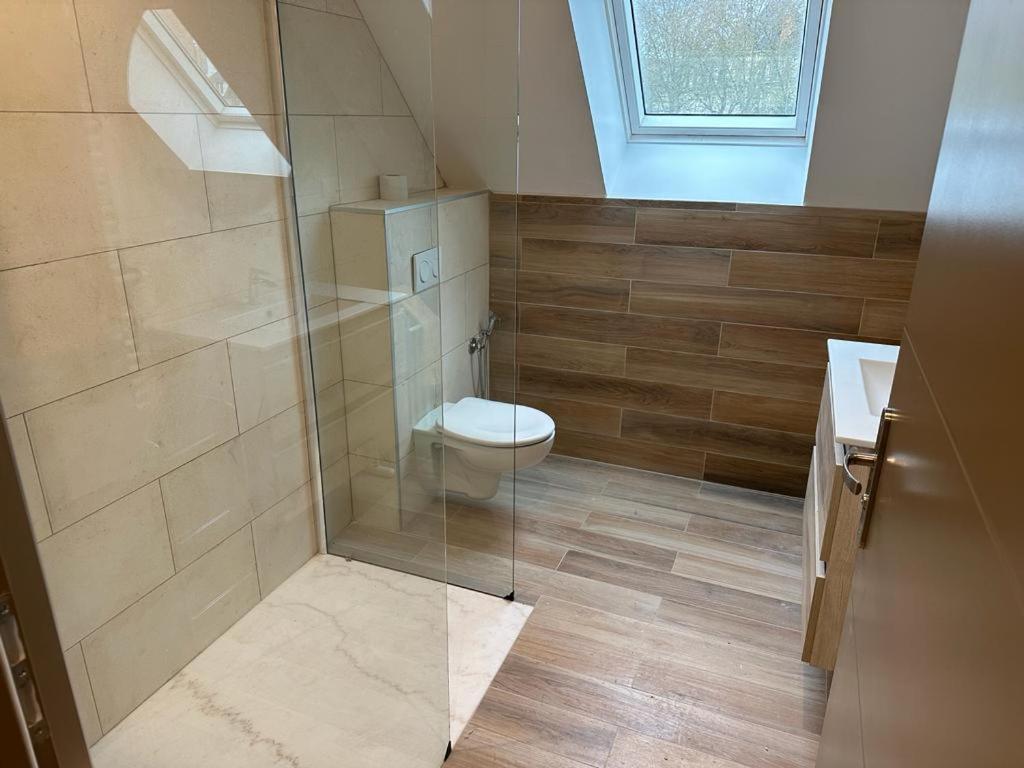 Spacious Flat Close To The Railway Station Apartment *